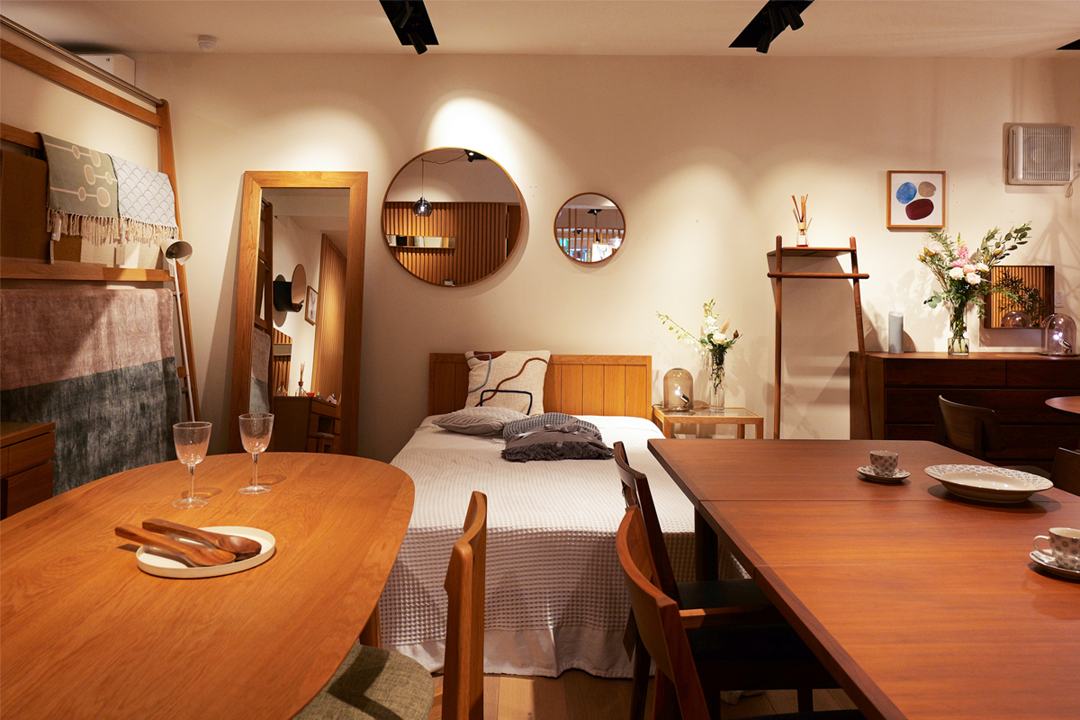 大阪直営店内観