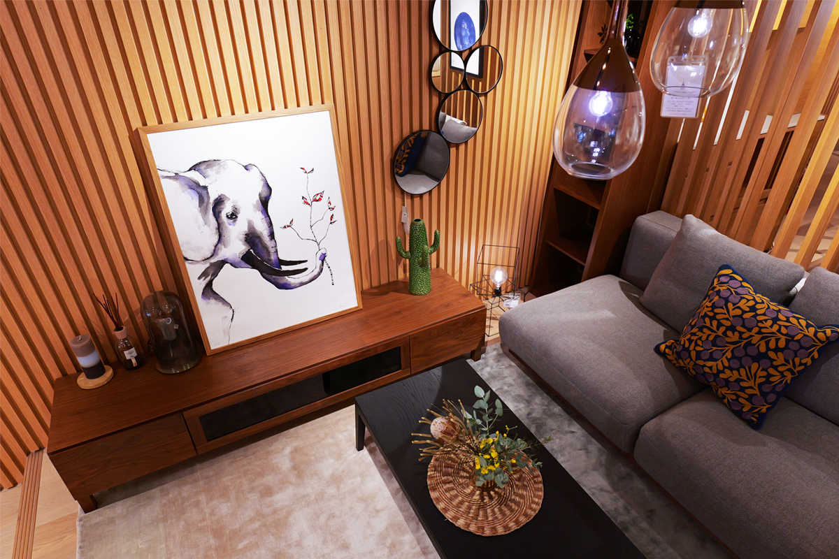 大阪直営店内観